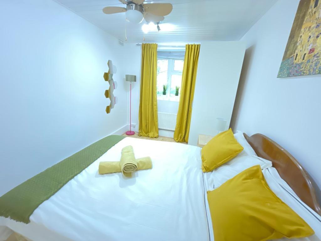 Cosy Flat Close To East Finchley Station London Eksteriør billede