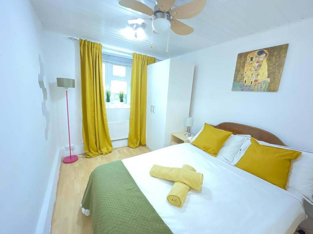 Cosy Flat Close To East Finchley Station London Eksteriør billede