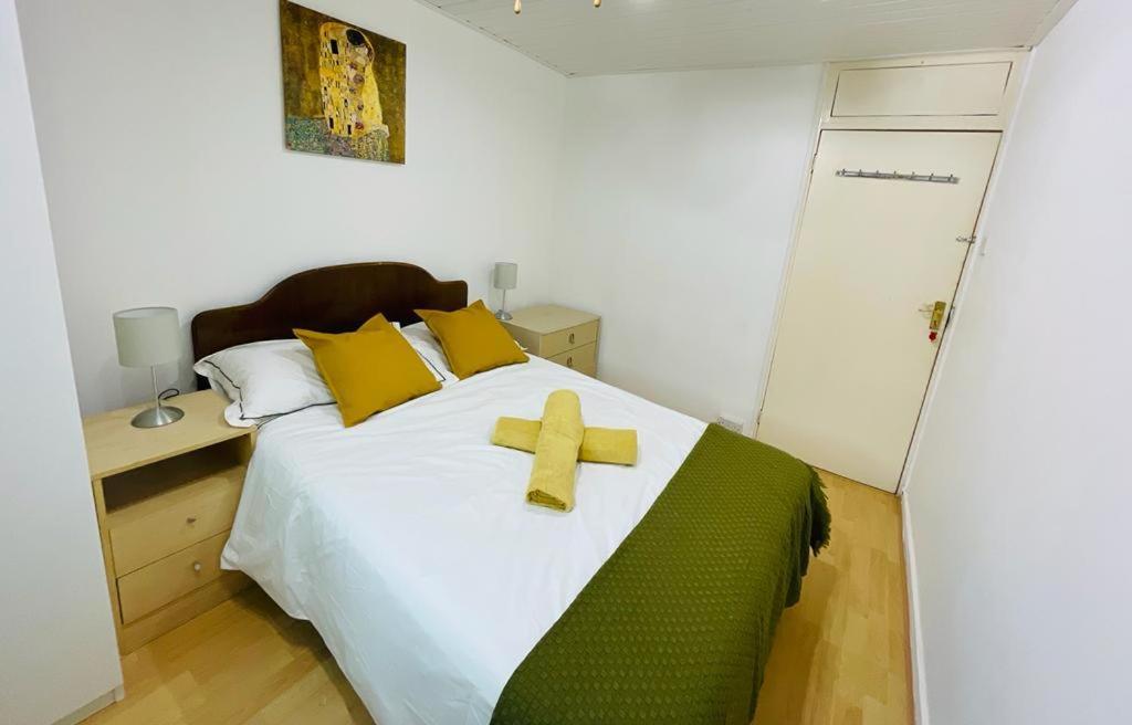 Cosy Flat Close To East Finchley Station London Eksteriør billede