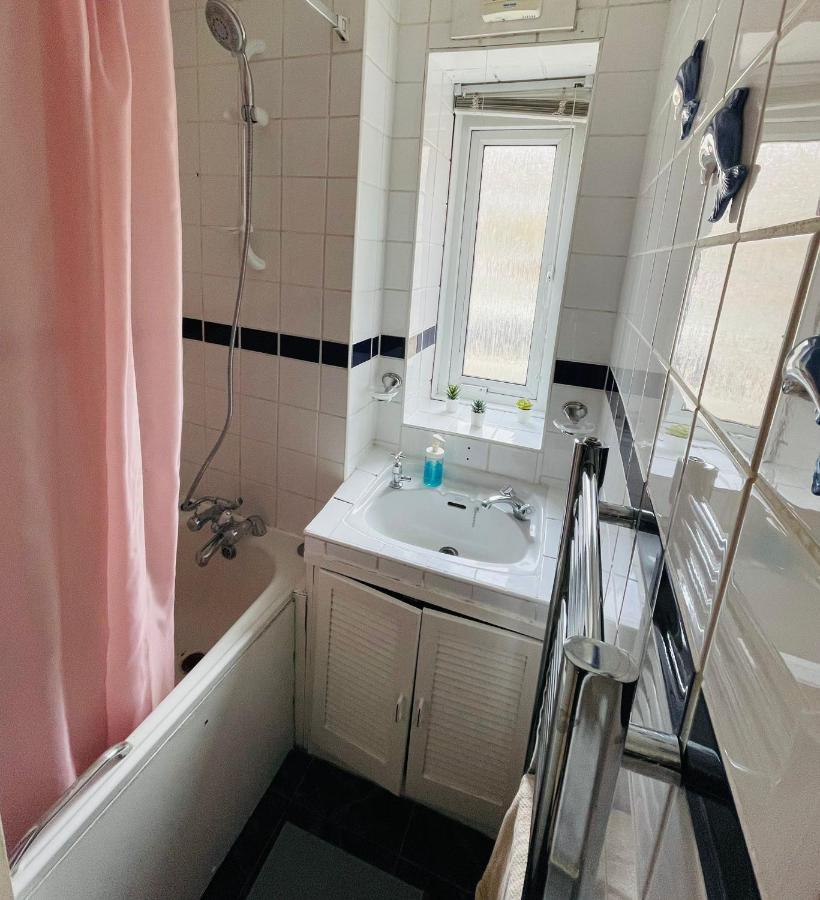 Cosy Flat Close To East Finchley Station London Eksteriør billede